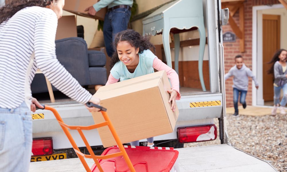 Full Service Movers vs Containers